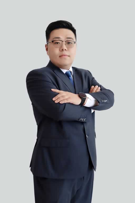 张伯彦